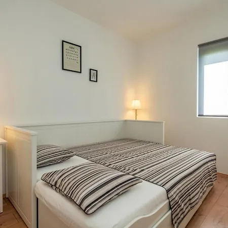 Kamp Mara Pakoštane
