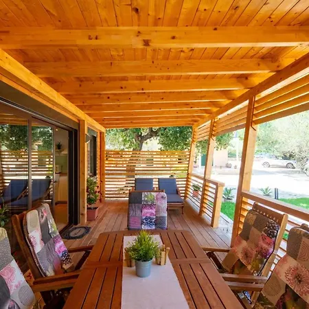 Kamp Mara Apartman *