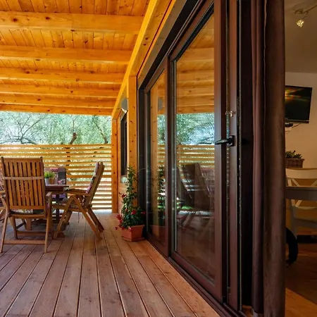 アパート Kamp Mara