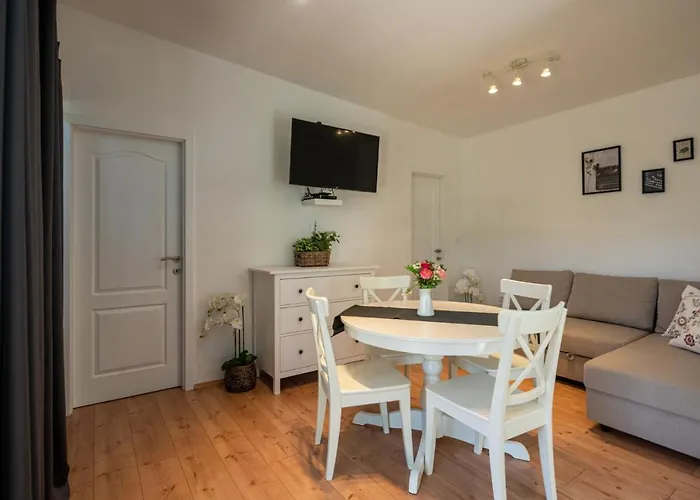 Kamp Mara Apartman *