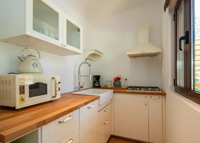 Kamp Mara * Pakoštane