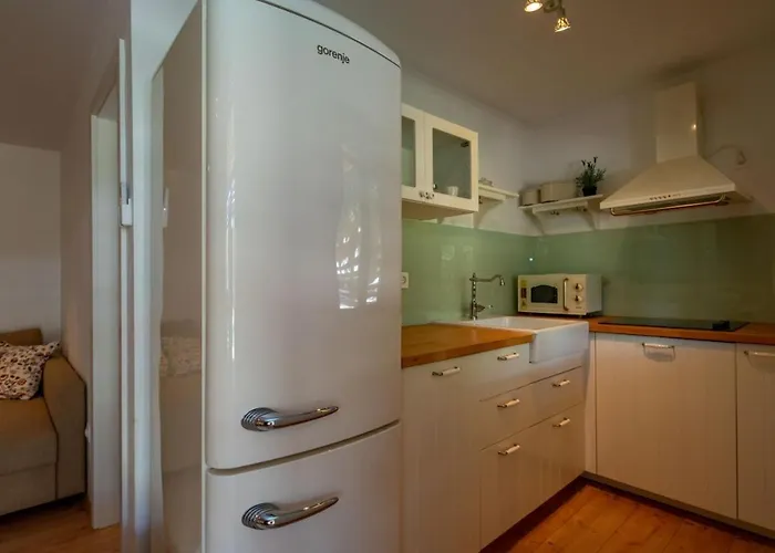 Kamp Mara Pakoštane