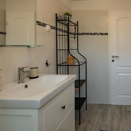 Kamp Mara Apartment *