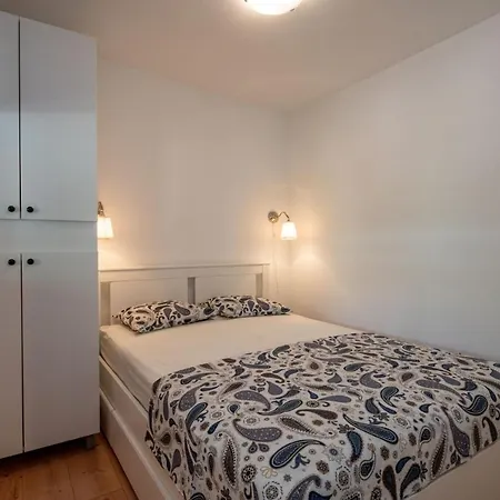Kamp Mara Apartment