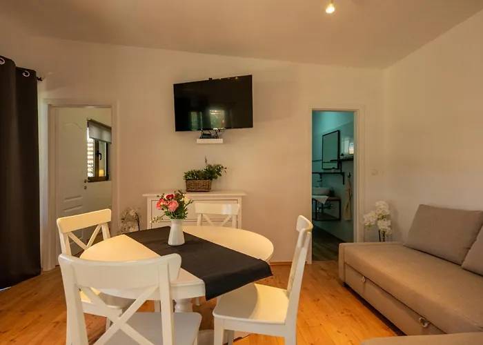 Kamp Mara * باكوشتاني